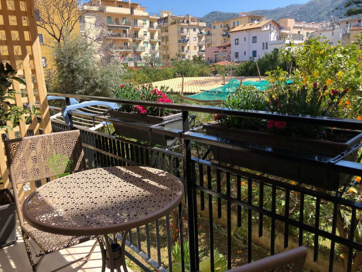 Appartamento Le Zagare Sorrento Esterno foto